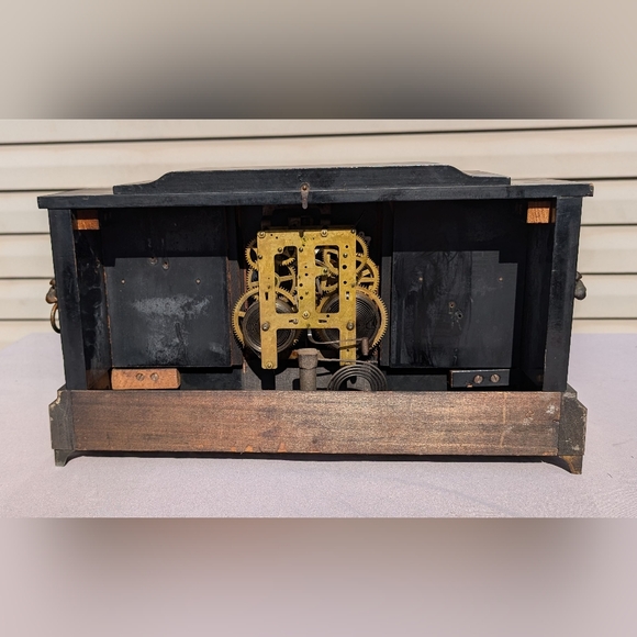 Antique Rare Ingraham Palace mantel clock missing pendulum & Key not tested - Picture 3 of 12